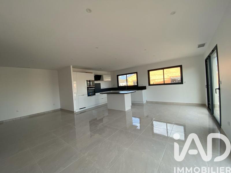 Maison - 121 m² - 4 pièces