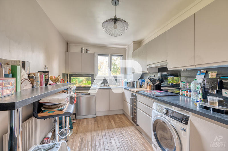 Appartement - 90 m² - 4 pièces