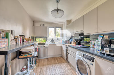 Appartement - 90 m² - 4 pièces