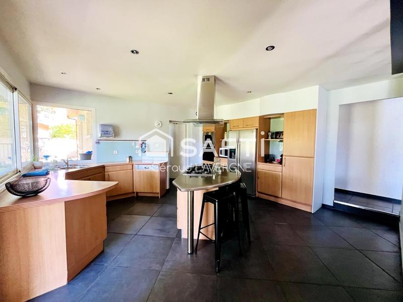 Maison - 265 m² - 7 pièces