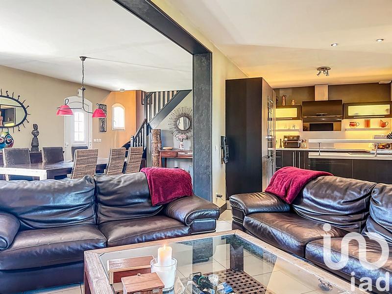 Maison - 202 m² - 8 pièces