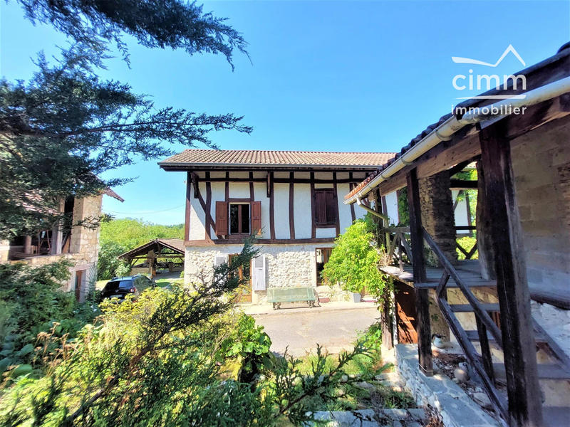 Maison - 215 m² - 7 pièces