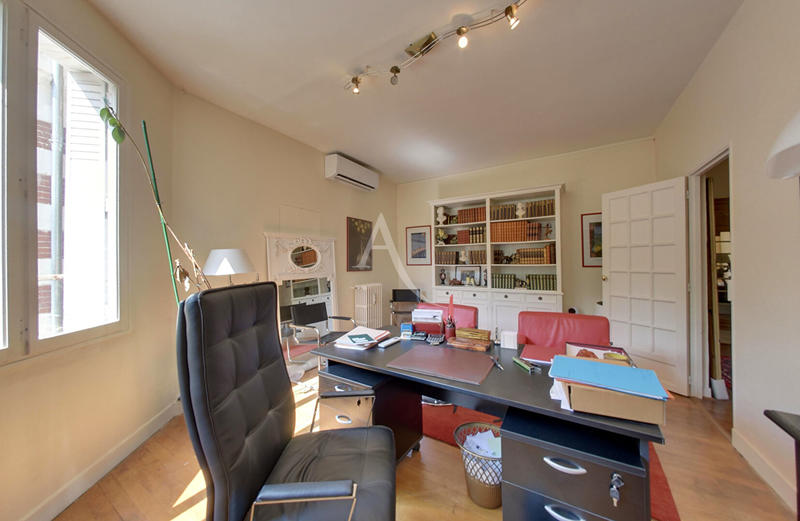 Bureau - 49 m² - 2 pièces