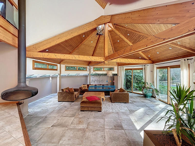 Villa - 250 m² - 8 pièces