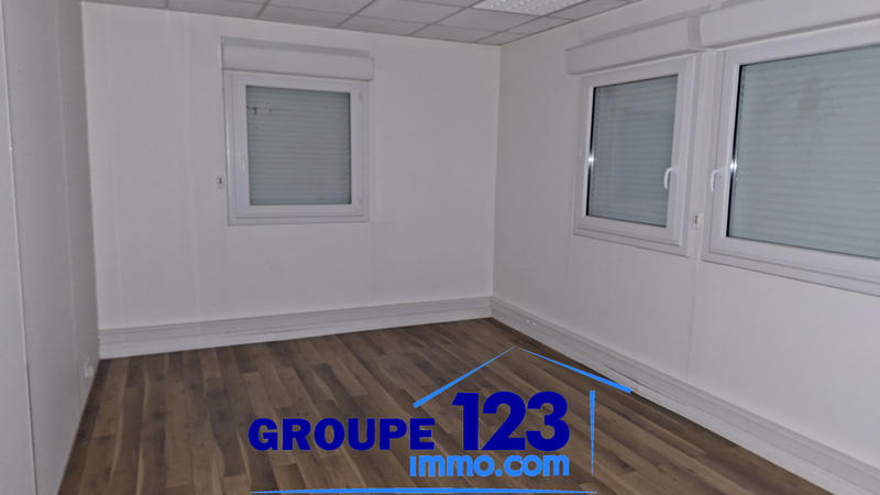 Local commercial - 212 m² - 7 pièces