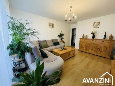 Appartement - 80 m² - 4 pièces