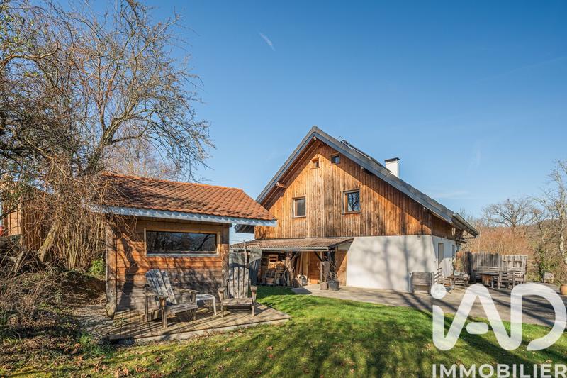 Maison - 200 m² - 9 pièces