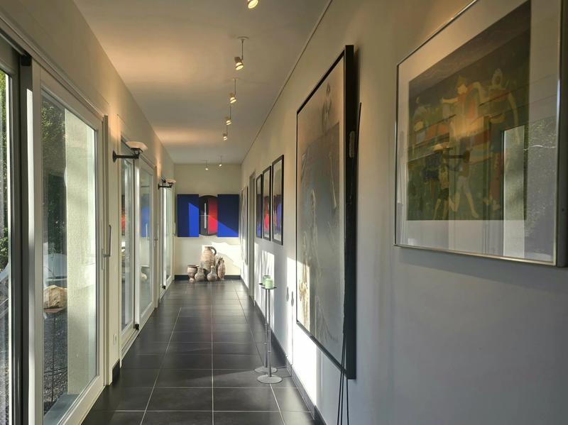 Maison contemporaine - 305 m² - 9 pièces