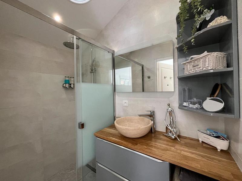 Maison - 220 m² - 8 pièces