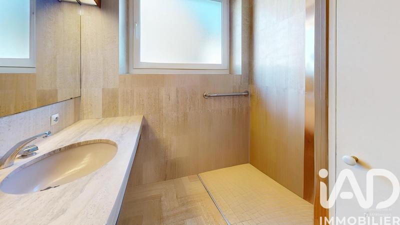 Maison - 281 m² - 11 pièces