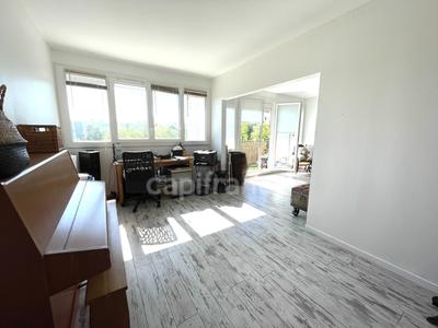 Appartement - 97 m² - 4 pièces