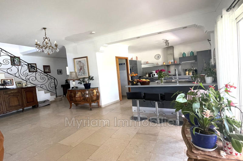 Maison - 171 m² - 8 pièces