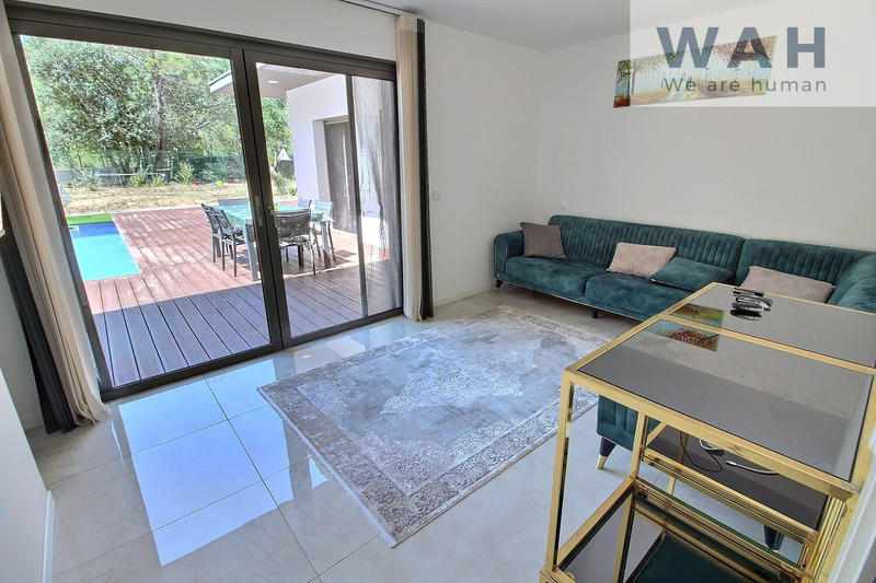 Villa - 190 m² - 6 pièces