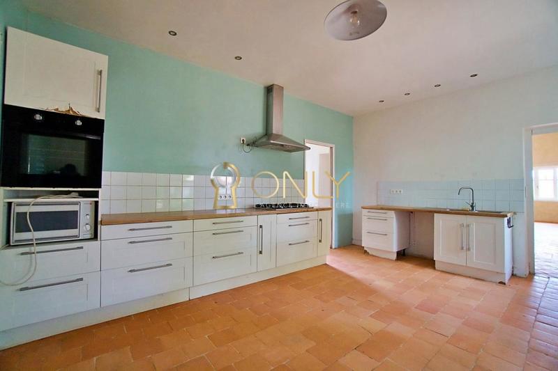 Maison - 285 m² - 10 pièces