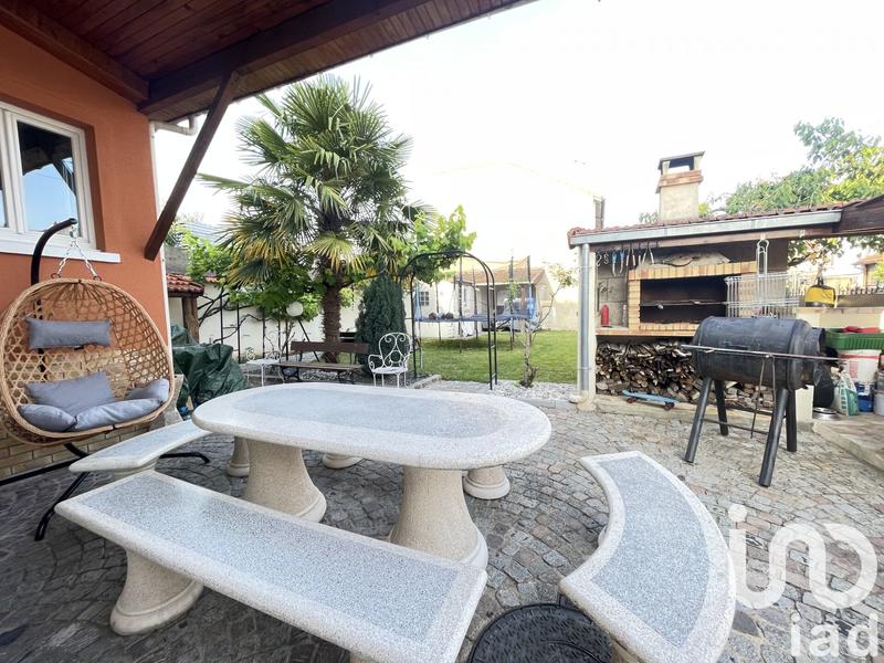 Maison - 90 m² - 5 pièces