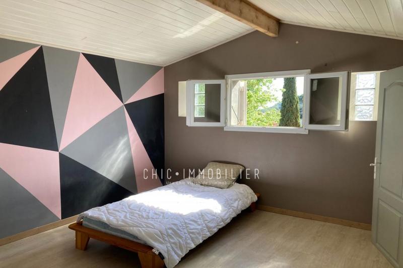 Propriété - 360 m² - 9 pièces