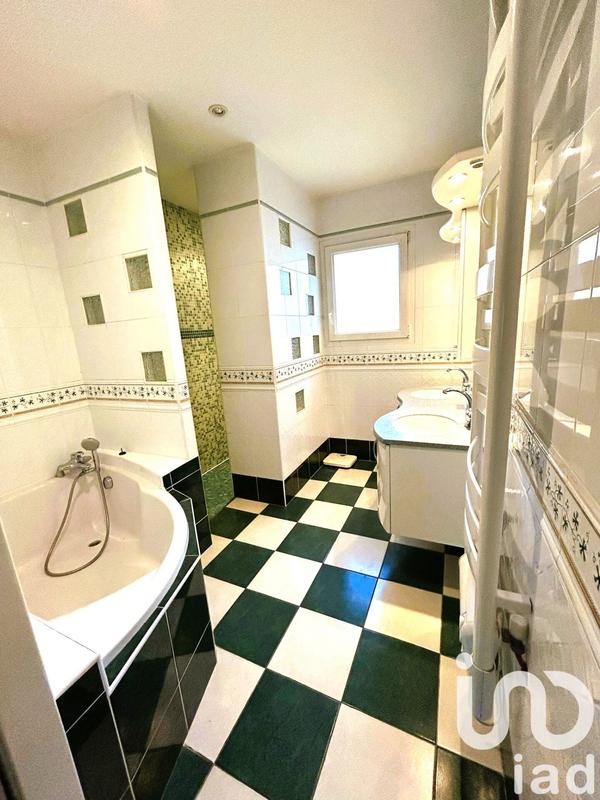 Maison - 182 m² - 6 pièces