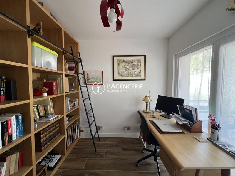 Maison - 250 m² - 8 pièces