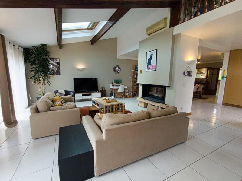 Maison - 171 m² - 6 pièces