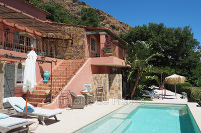 Maison - 300 m² - 10 pièces