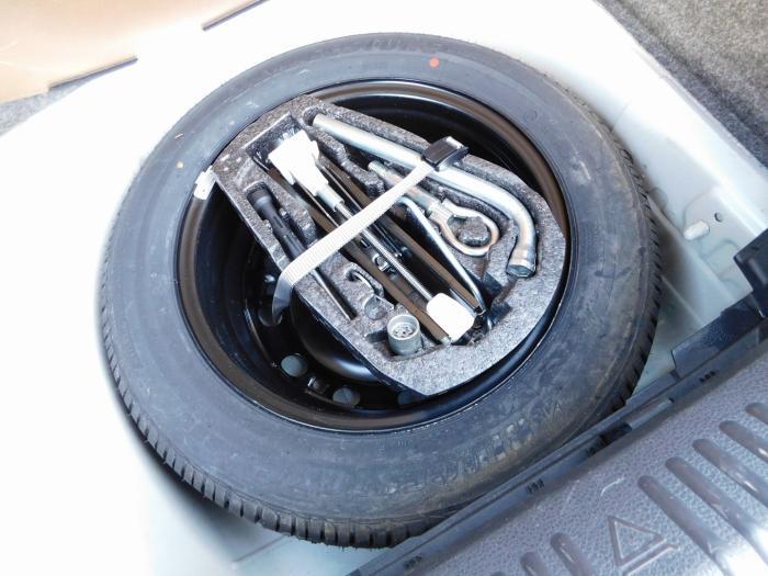 Volkswagen Polo 1.6 Tdi 90ch Fap Sportline Dsg7 5p