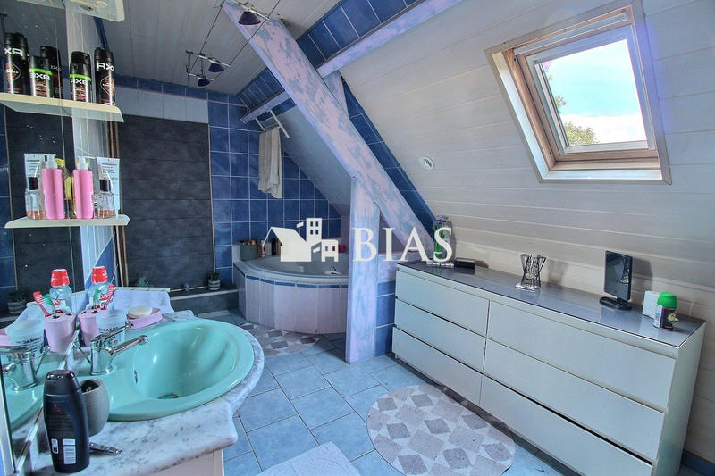 Maison traditionnelle - 118 m² - 5 pièces