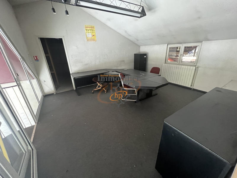 Local commercial - 355 m²