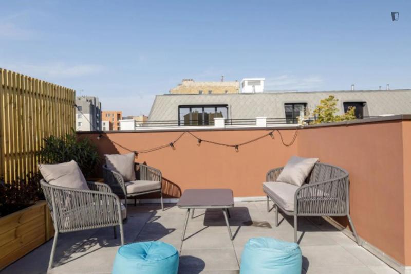 Chambre - 10 m² - 11 pièces