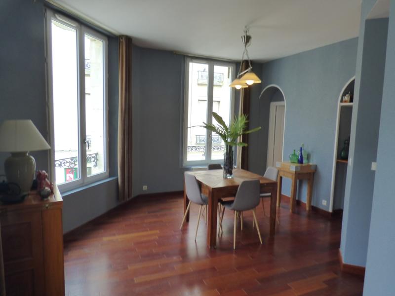 Maison de ville - 285 m² - 9 pièces