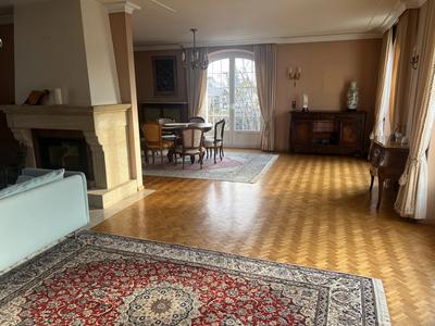 Maison - 200 m² - 5 pièces