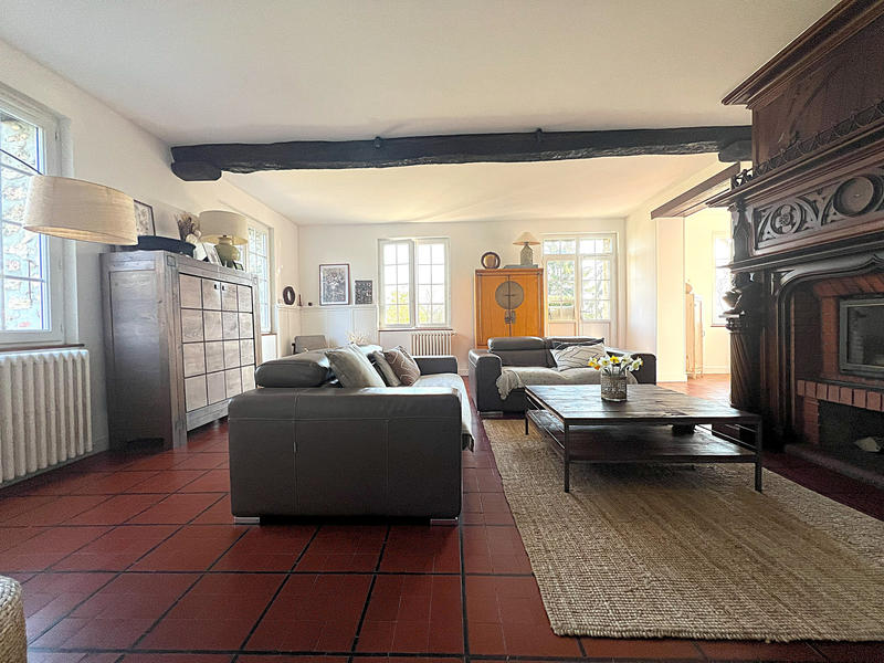 Maison - 297 m² - 10 pièces