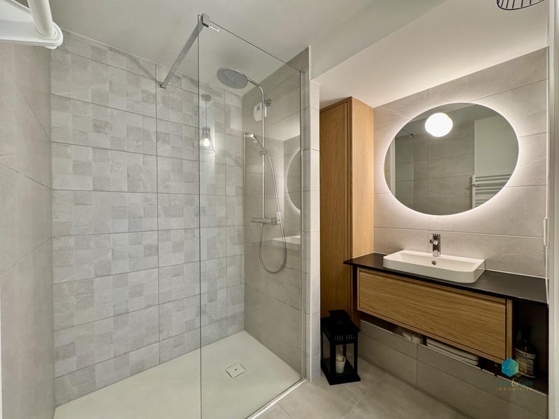 Appartement - 80 m² - 3 pièces