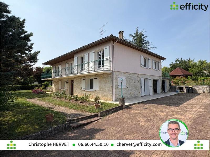 Maison - 263 m² - 8 pièces