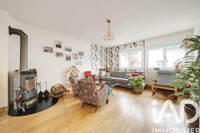 Maison - 88 m² - 6 pièces