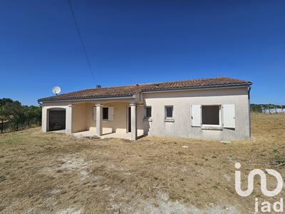 Maison - 104 m² - 4 pièces