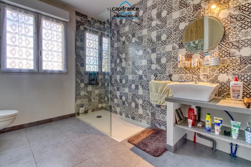 Propriété - 155 m² - 6 pièces