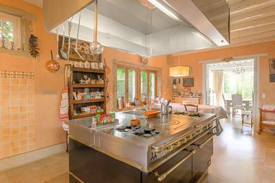 Maison - 430 m² - 11 pièces