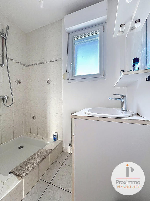 Maison - 92 m² - 5 pièces