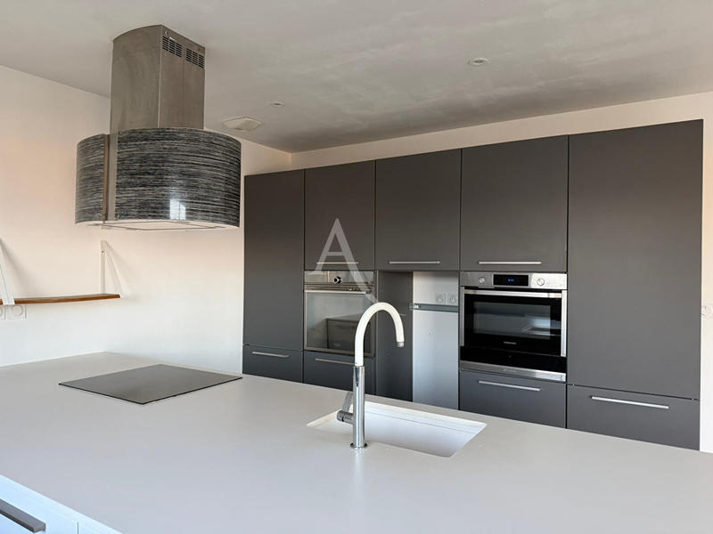 Maison - 137 m² - 6 pièces