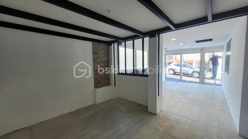 Local commercial - 140 m² - 6 pièces