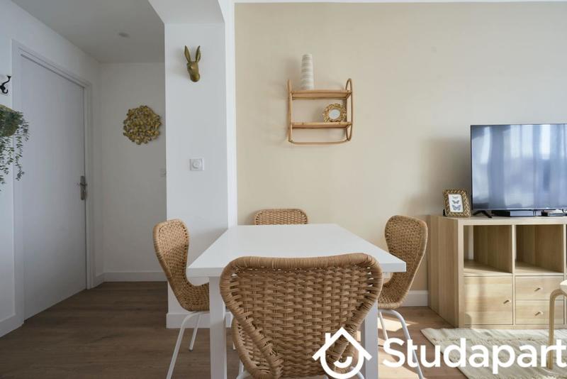 Chambre - 10 m² - 1 pièce