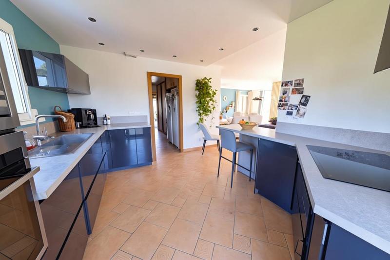 Maison - 264 m² - 8 pièces