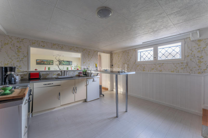 Maison - 220 m² - 7 pièces