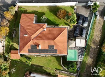 Maison - 297 m² - 11 pièces