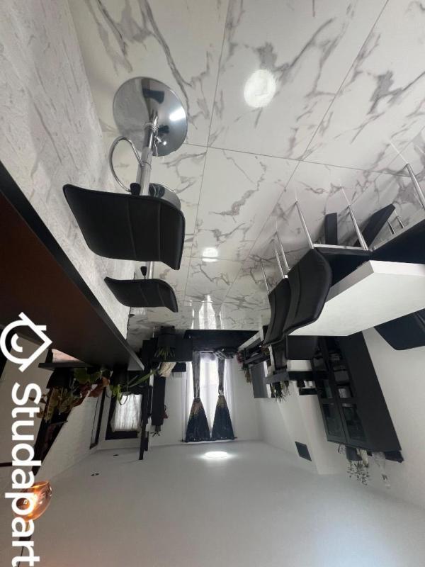 Chambre - 9 m² - 1 pièce