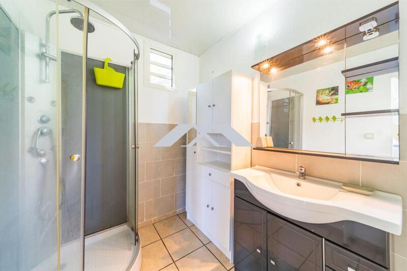 Propriété - 219 m² - 11 pièces