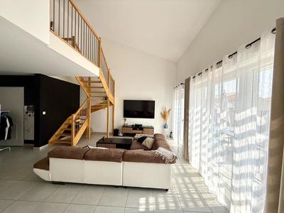 Maison - 98 m² - 4 pièces