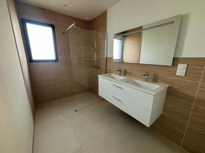 Maison - 83 m² - 4 pièces