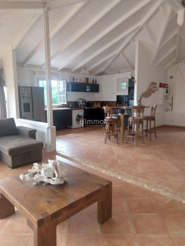 Maison - 180 m² - 5 pièces