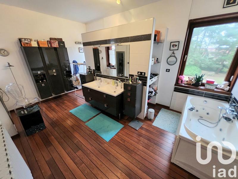 Maison - 315 m² - 11 pièces